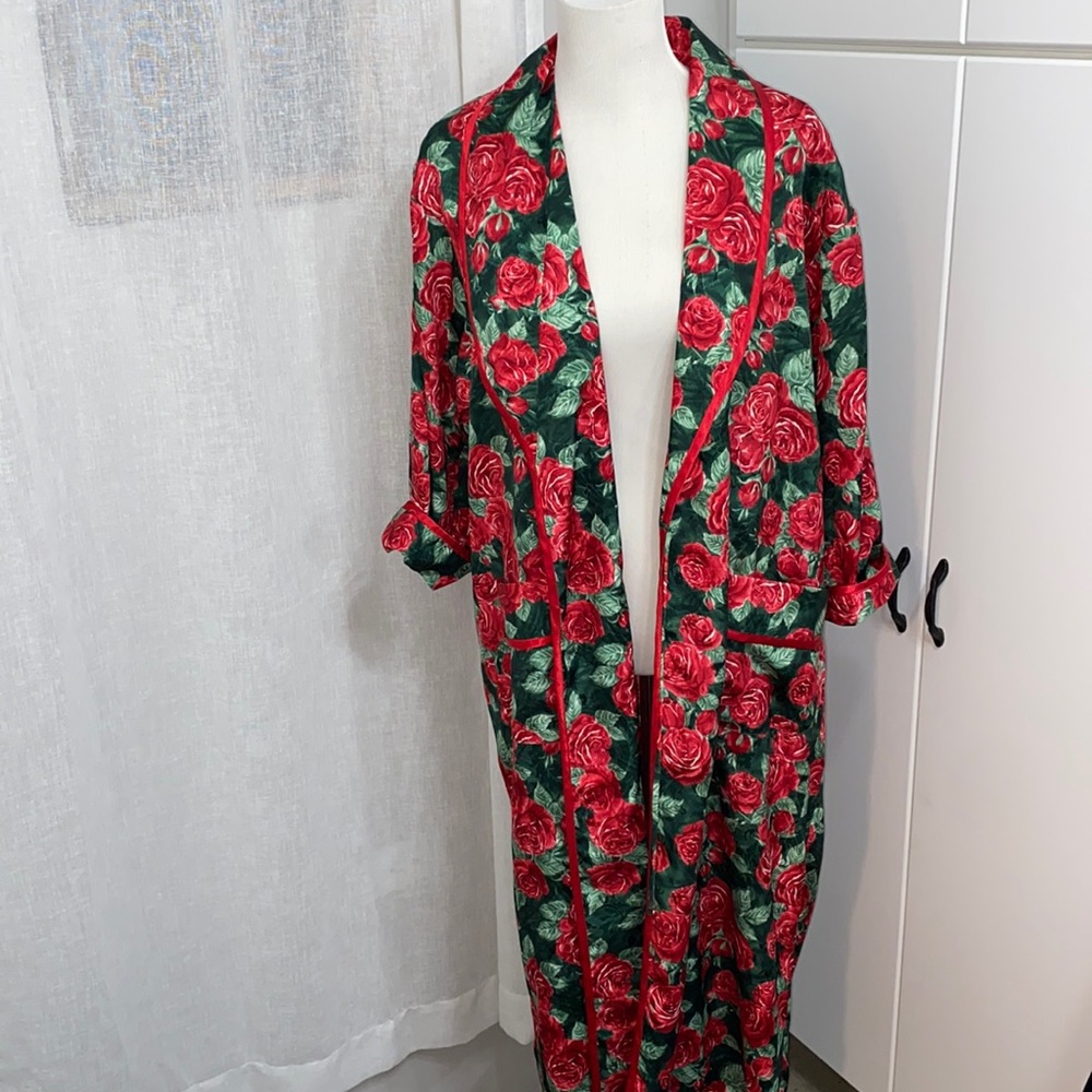 Vintage Victoria’s Secret Red Rose Robe